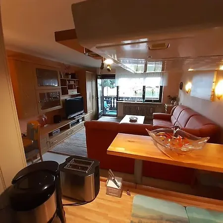 Apartment Privatunterkunft In *